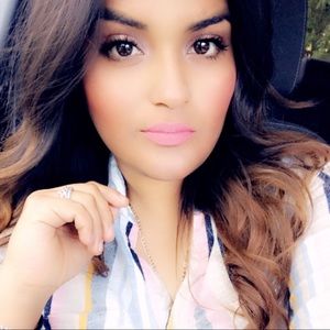 Meet your Posher, Azucena